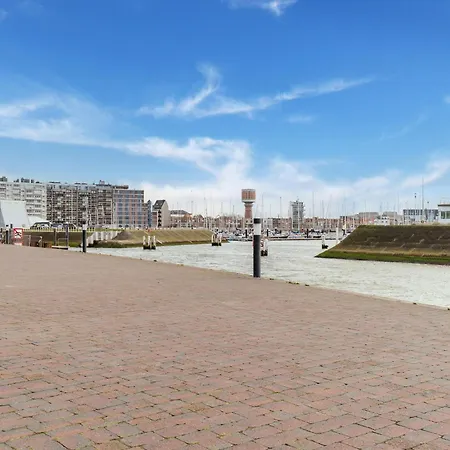 Attractive With A Sea-view, Cleaning Included Apartment Blankenberge