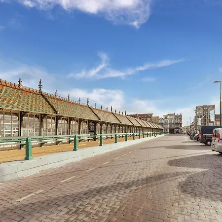 Stylish Seafront , Cleaning Included * Blankenberge