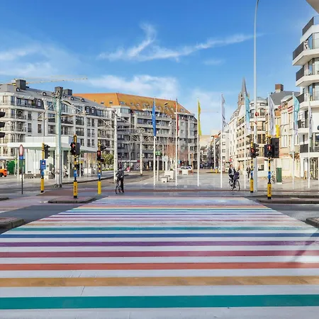 Stylish Seafront , Cleaning Included Апартаменты *